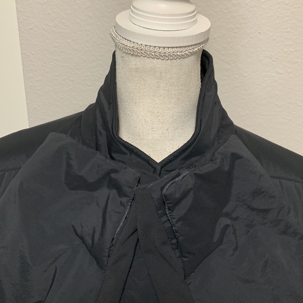Lululemon jacket - Picture 4 of 10